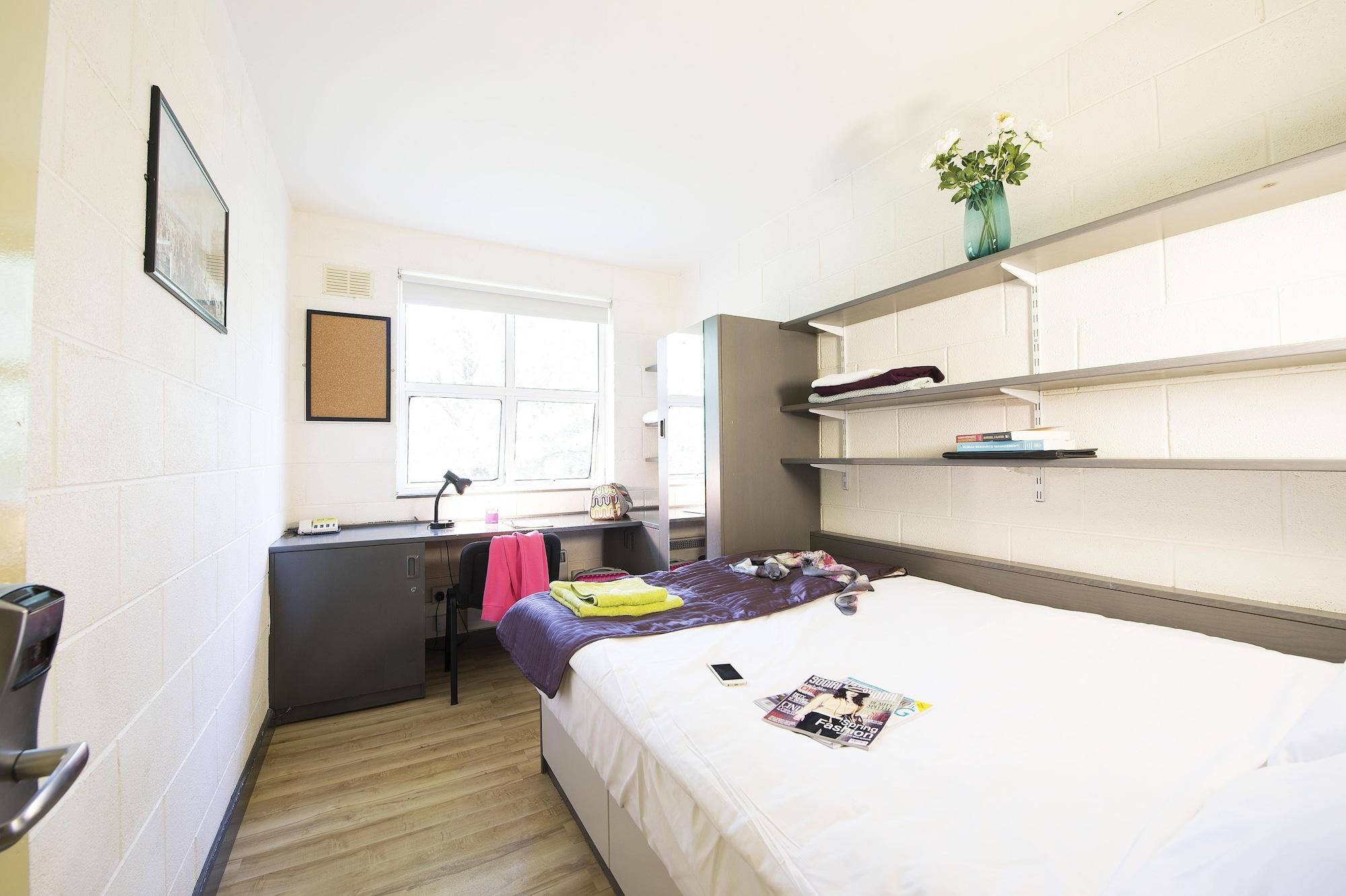 Corrib Village Apartments University Of Galway Eksteriør billede