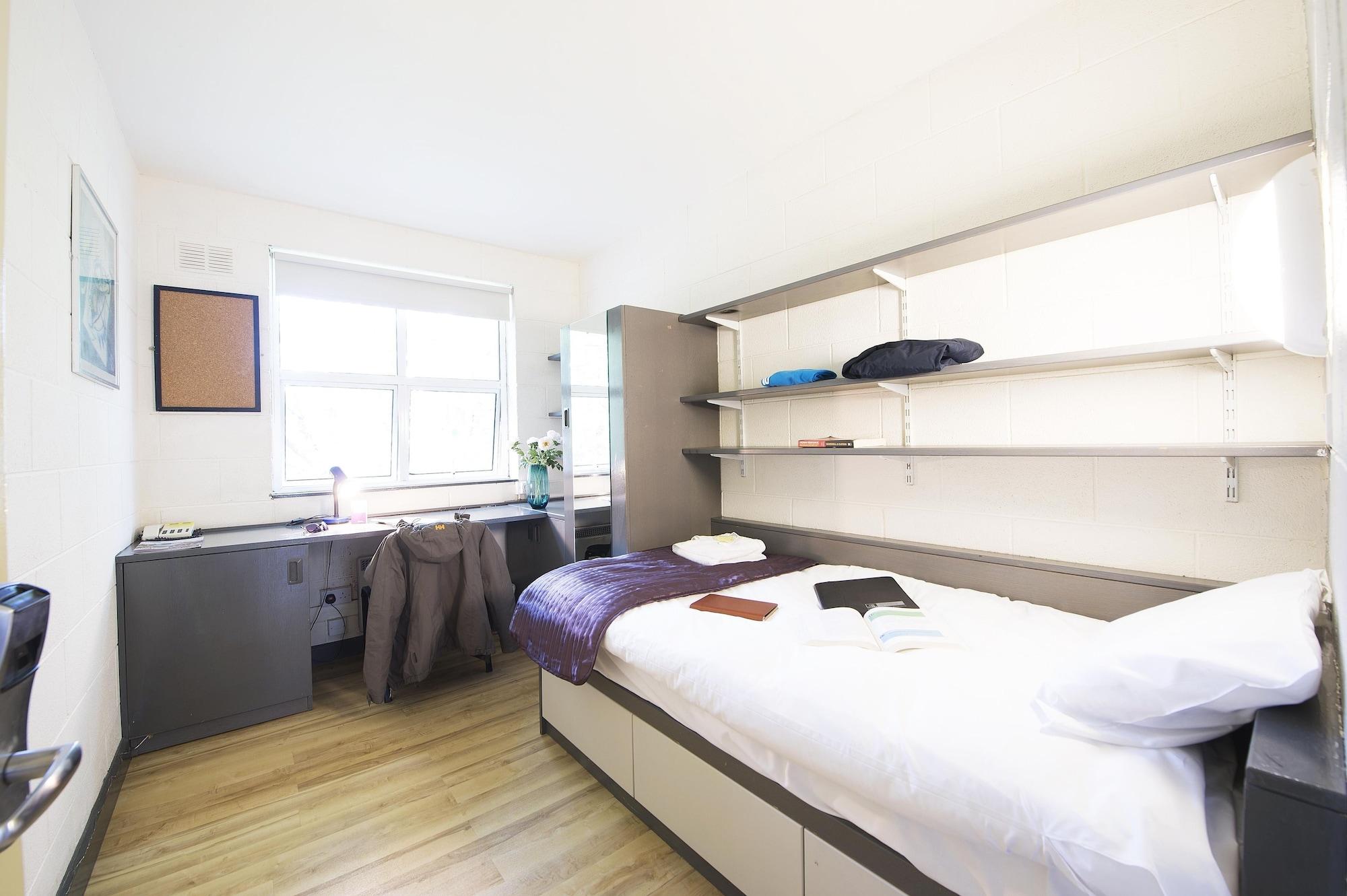 Corrib Village Apartments University Of Galway Eksteriør billede
