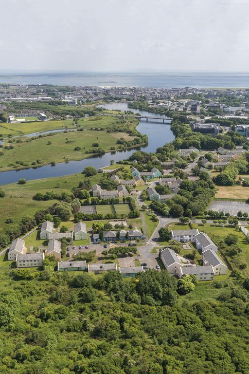 Corrib Village Apartments University Of Galway Eksteriør billede