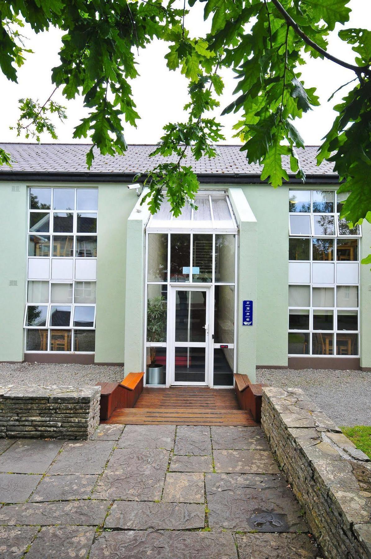 Corrib Village Apartments University Of Galway Eksteriør billede